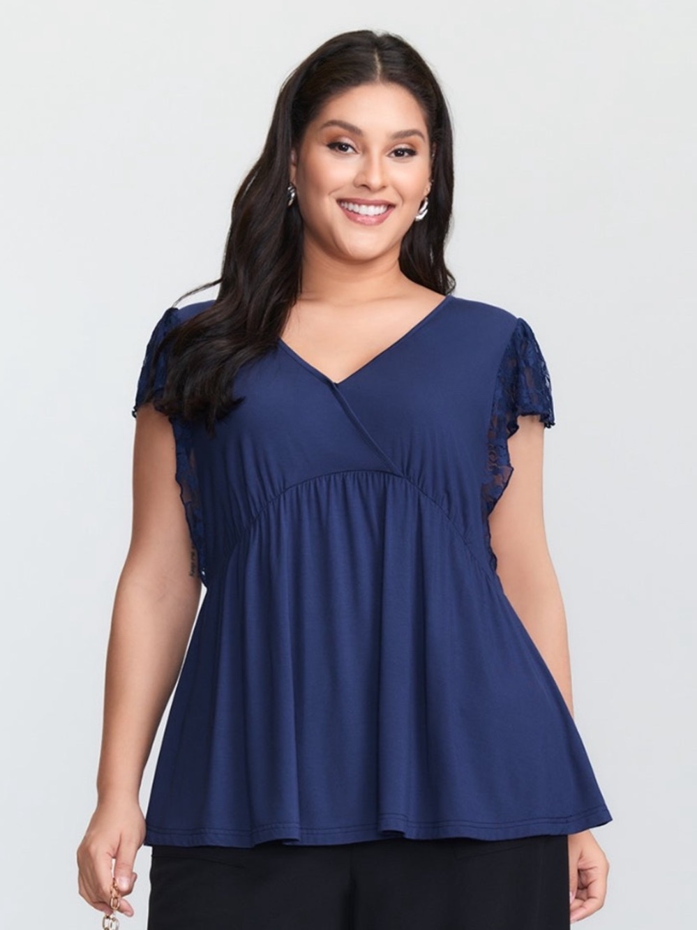 BloomChic Navy Sheer Lace Sleeve V-Neck Top size 2X (18-20)